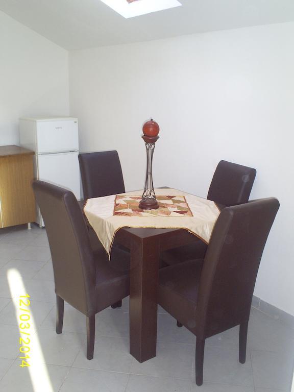 Apartmani Dado Ulcinj Habitación foto